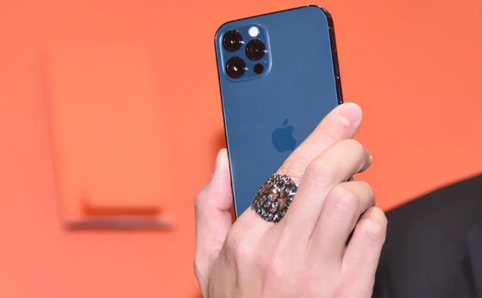 共和苹果手机维修分享iPhone12系列重启方法教程 
